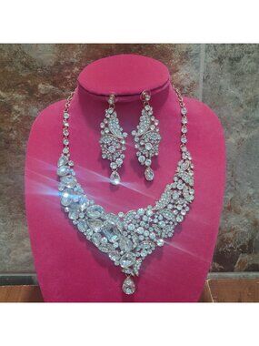 Silver Clear Rhinestone Bridal Necklace Earrings Set Teardrop Crystal Bib Statem